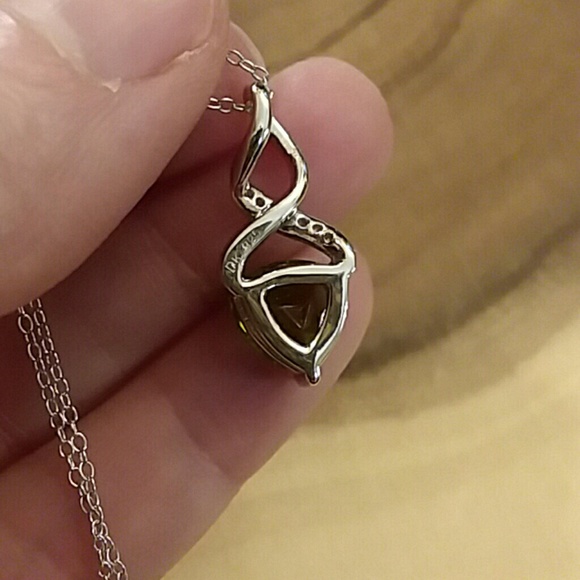 4 CARAT PERIDOT  NECKLACE - Picture 7 of 8